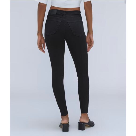 NWT Everlane The Mid-Rise Skinny Stretch Jean In Black Size 28 - Picture 2 of 9